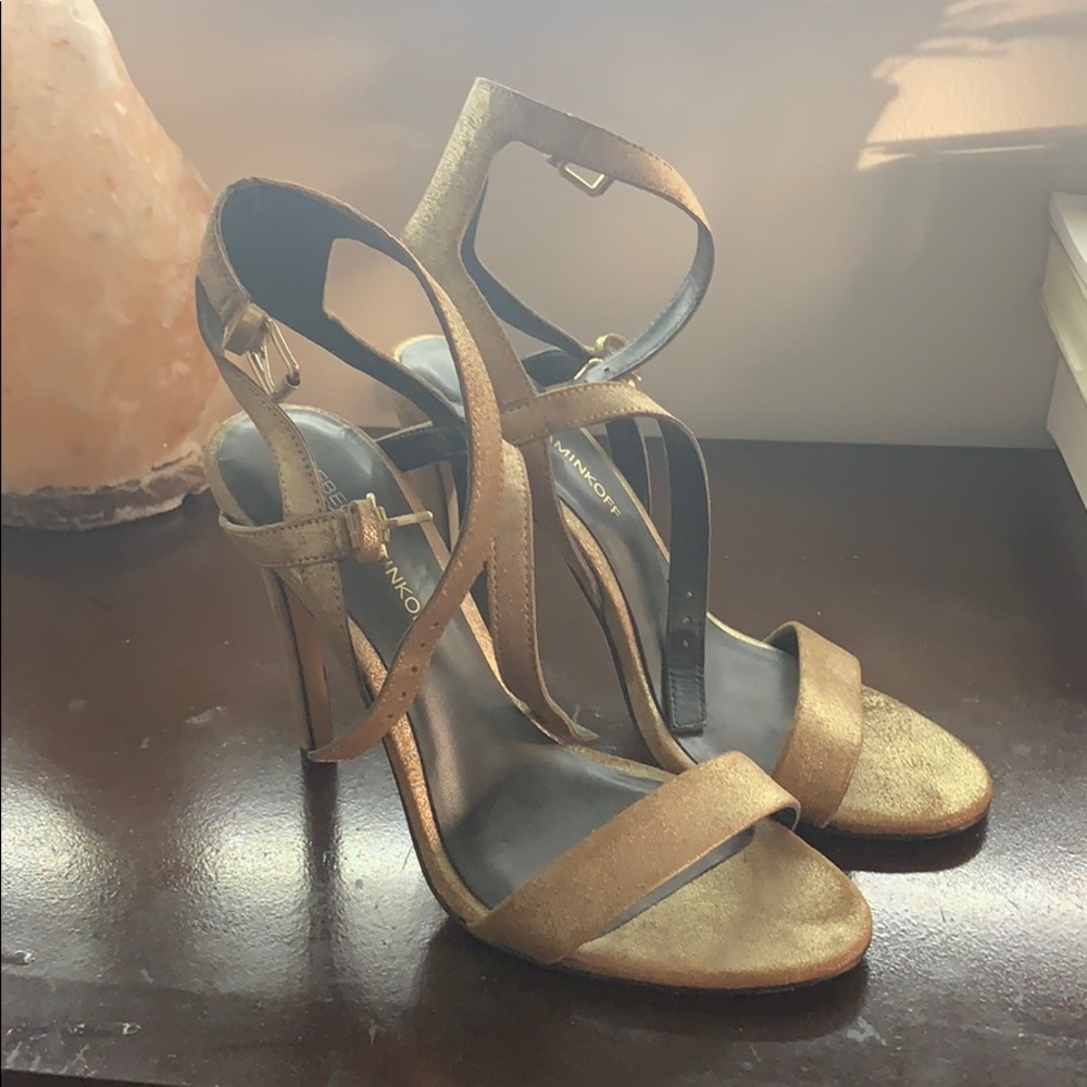 Heels metallic